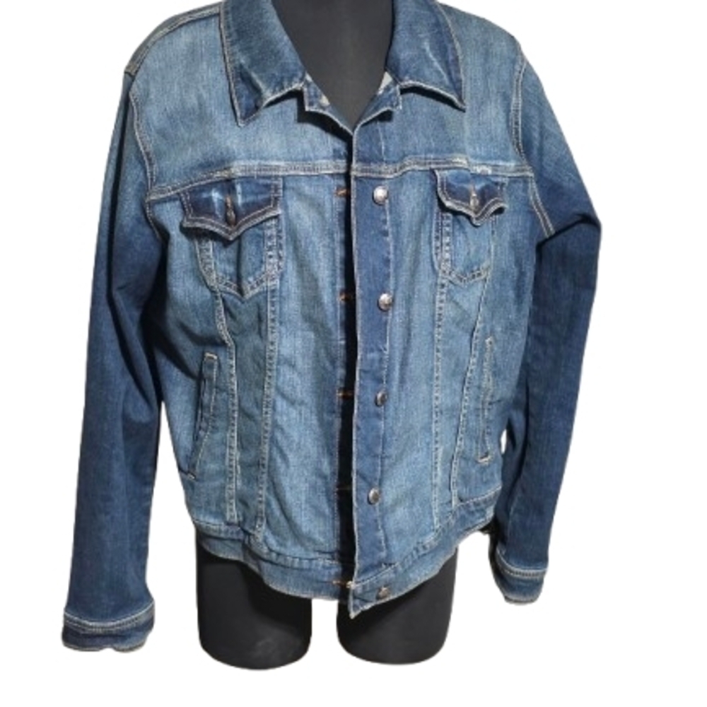 💙 Torrid Size 2 Denim Jacket | Classic Blue Jean Jacket | Excellent Condition image 4